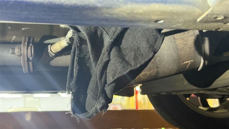 劣男「想甩開她」輾斃女友！車底還卡破衣