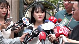 民眾黨發言人吳怡萱接受媒體聯訪。（圖／翻攝畫面）