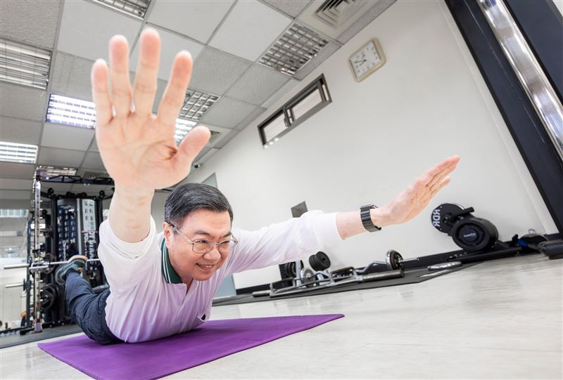 國民體育日，行政院長卓榮泰今（9）日也在臉書發文並PO出他運動的照片。（圖／翻攝卓榮泰臉書）