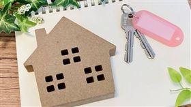 一名人妻當時帶著1800萬、無貸款的房子當嫁妝，婆婆最近卻向老公碎念「你自己選的」、「（別人）1個月給媽媽2萬」。（示意圖／翻攝自photoAC）