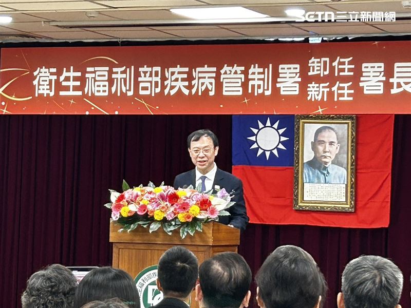 羅一鈞今接任疾管署長，石崇良笑稱：沒限制入場人數「恐要借大巨蛋。」（圖／記者簡浩正攝影）