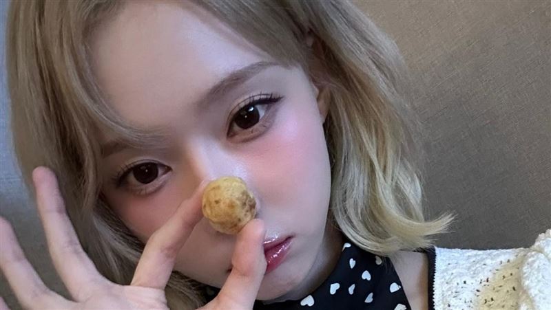 Winter爆違規收粉絲禮！竟因台灣經典零食