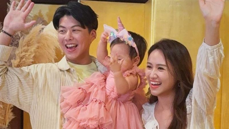 1歲愛女容顏神複製Sandy　超萌照片出爐了