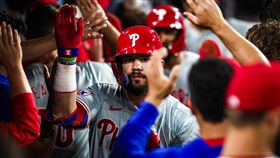 舒瓦伯（Kyle Schwarber）連續10場沒有開轟。（圖／翻攝自費城人 X）