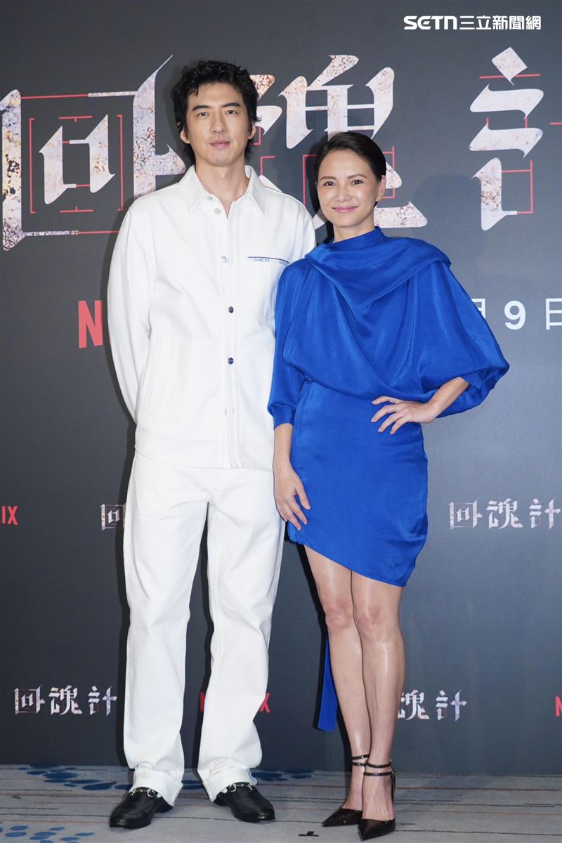 李心潔（右）劇中復活傅孟柏並虐待。（圖／記者趙于瑩攝影）