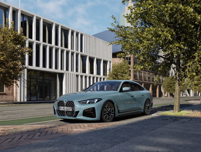 全新4系列提供彈性入主選擇,包括指定車型180萬元60期0利率。(BMW提供)