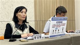 疾管署副署長曾淑慧（左）指出，今年共計採購686萬多劑三價流感疫苗。（圖／記者簡浩正攝影）