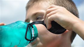 喝水　（示意圖／取自Pixabay）