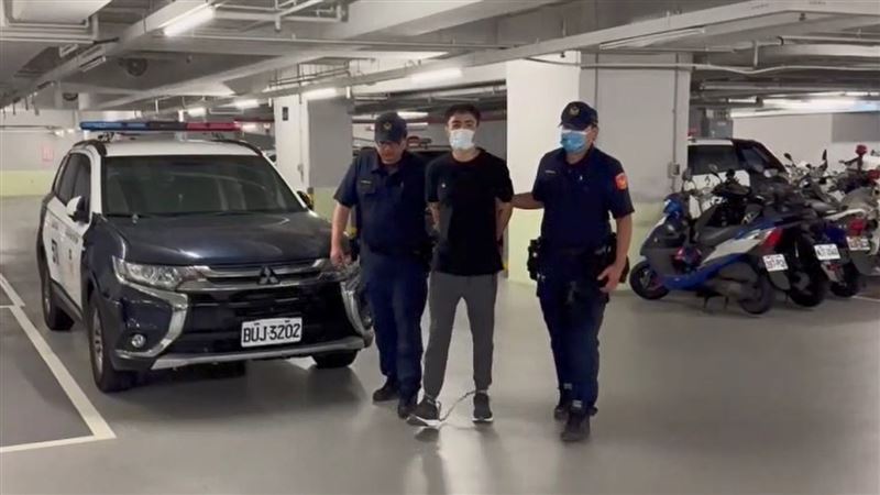 李男殘殺2人剛假釋出獄，再拿開山刀砍律師遭逮。（圖／翻攝畫面）