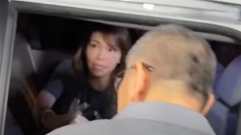 被拍到柯文哲跟陳智菡同車，被檢方質疑有接觸證人的情事。（圖／翻攝自汪潔民臉書）