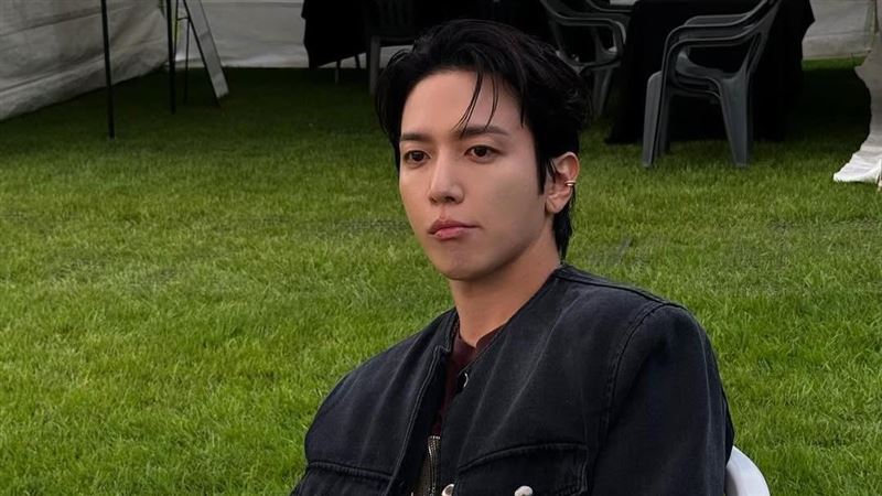 鄭容和慶祝出道十週年舉辦個人巡迴演唱會。（圖／翻攝自IG @ jyheffect0622帳號）