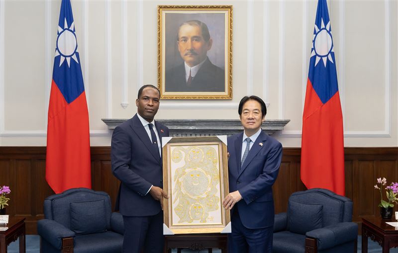 總統賴清德接受海地新任駐台大使潘恩呈遞到任國書。（圖／總統府提供）