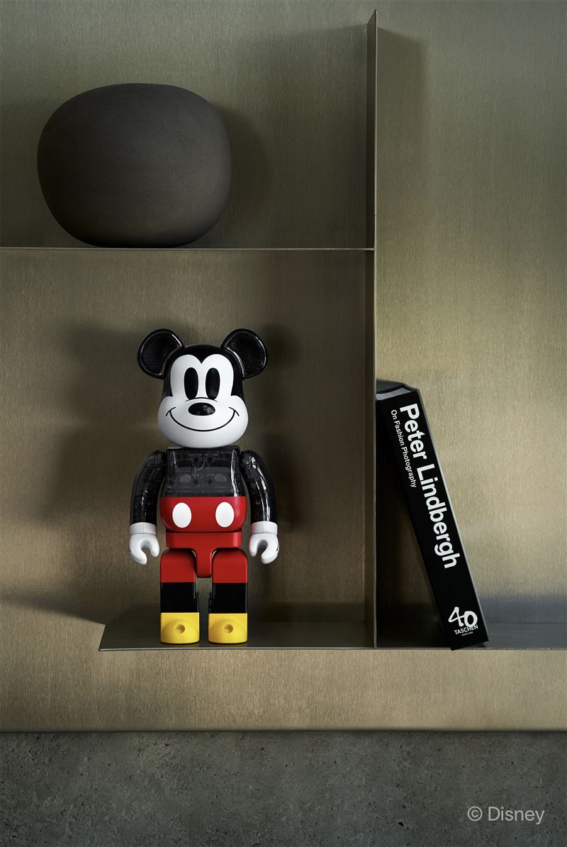 MEDICOM TOY與烏克蘭高端音響品牌RINARO ISODYNAMICS推出全新限量版BE@RBRICK AUDIO米奇400%藍牙音響。(圖/品牌業者提供)