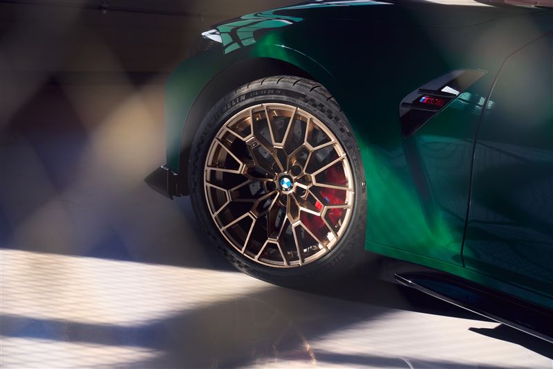 外觀滿滿都是CS專屬賽車語彙。（BMW提供）