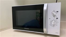 嘉基位於12D護理站、全院最後一台微波爐也被收走了，讓員工有些不便。（圖／趙麟宇醫師獨家授權提供）