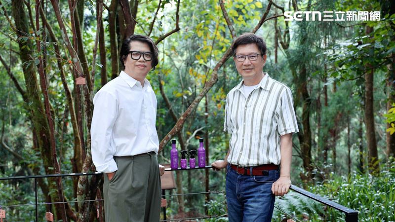 「犬香薷頭皮養護系列」包含洗髮露與頭皮噴霧，添加犬香薷精油、天然咖啡因與多重植萃，兼具強韌秀髮與舒緩頭皮功效。頭皮噴霧針對油性頭皮設計，蘊含犬香薷沉香醇與檸檬香桃木，達到淨化、平衡與保濕三重護理。（圖／翻攝畫面）