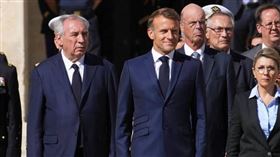 法國總理貝魯（左）、總統馬克宏。（圖／達志／美聯社）