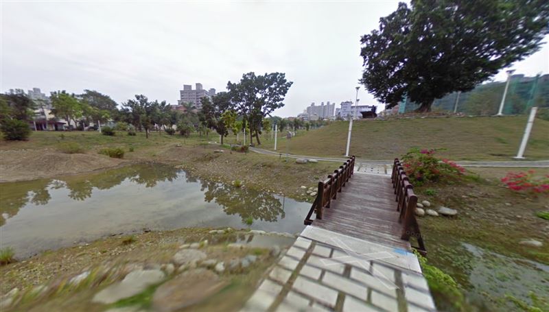 高雄市楠梓區右昌公園驚傳變態出沒。（圖／翻攝自Google maps）