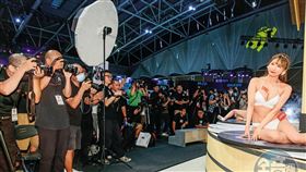 AV女優來台撈／揭AV女優接客包套價碼　自備點鈔機只收現金原因曝光