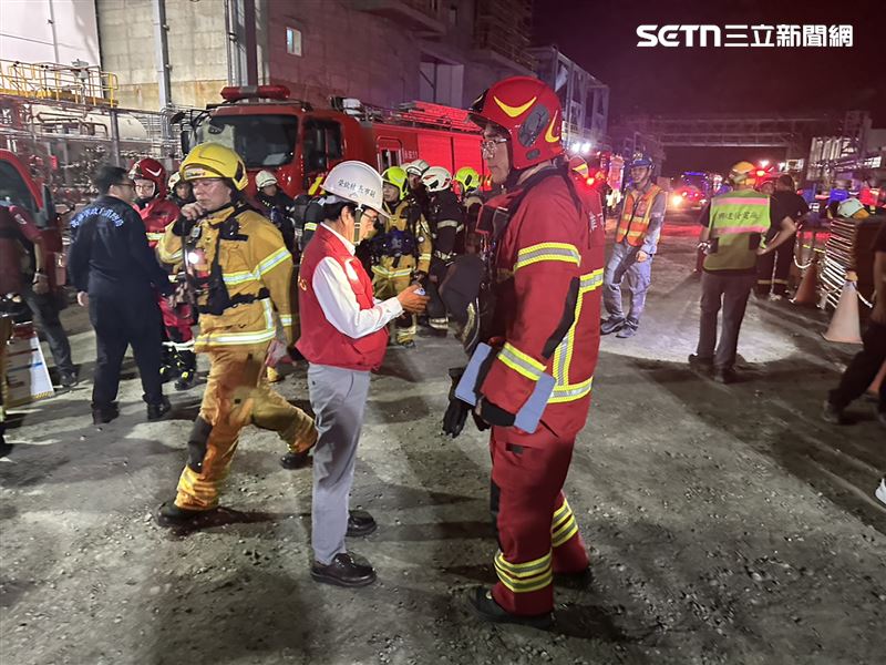 消防獲報，出動24車67人前往搶救。（圖／翻攝畫面）