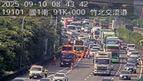 事故發生現場車流回堵5公里。（圖／翻攝自國道即時影像）