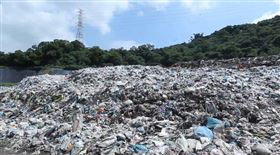 大里垃圾掩埋場，堆置34萬噸，2042年燒完，議員：「盧秀燕惹的禍」別再藉故哭窮擺爛(圖／台中市議會民進黨團提供)