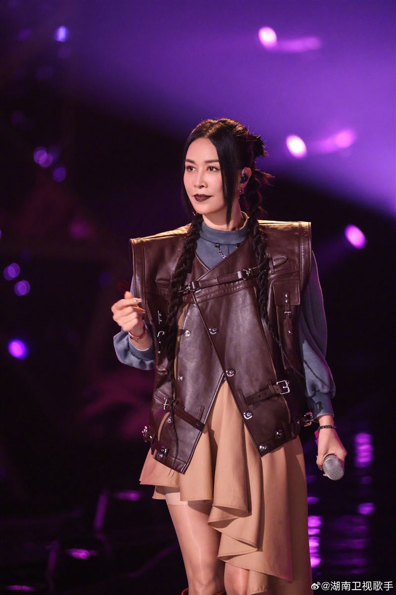 那英婚姻狀況引起關注。(圖/翻攝自微博)