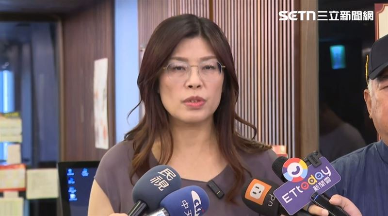 針對挺朱派與反朱派大戰，鄭麗文說，既然是黨內選舉就應該團結一致對外。（圖／翻攝畫面）