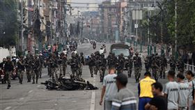 尼泊爾軍隊進駐首都加德滿都。（圖／路透社／達志影像）