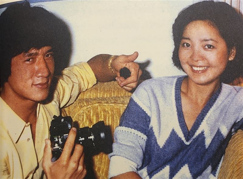 成龍出書公開認了鄧麗君曾經是女朋友，也讓她心碎。想對鄧麗君說：永遠的對不起。（圖／翻攝畫面、鄧麗君文教基金會提供）