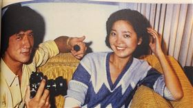 成龍出書公開認了鄧麗君曾經是女朋友，也讓她心碎。想對鄧麗君說：永遠的對不起。（圖／翻攝畫面、鄧麗君文教基金會提供）