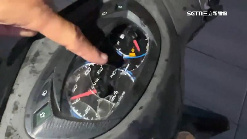 大學生租屋宿舍機車被砸，儀錶板破損