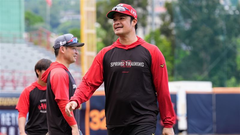 林智勝轉任教練上工。（圖／味全龍提供）