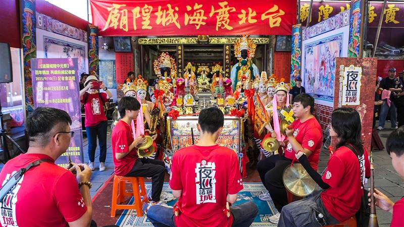 綏靖城隍百年駕前吉勝堂、羅山義和軒北管團入大稻埕城隍廟。（圖／嘉義城隍廟提供）