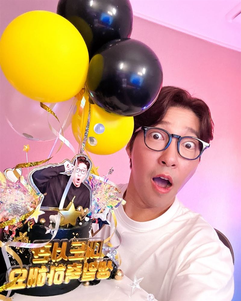 南韓YouTuber「大圖書館」羅棟鉉擁有百萬追蹤。（圖／翻攝自IG@buzzbean11）
