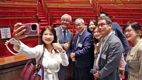 林楚茵（左1）說，台法情誼深厚，中國這些奧步毫無作用。（圖／翻攝自林楚茵臉書）