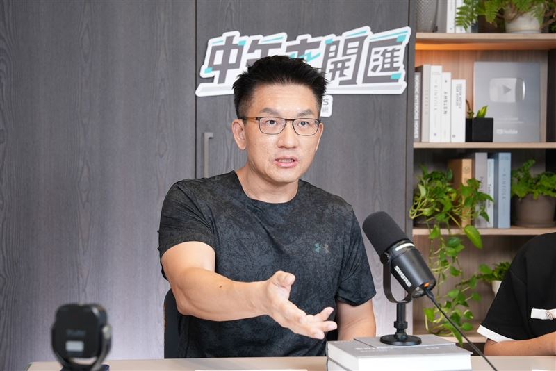 童仲彥談未來政局。（圖／中午來開匯節目提供）