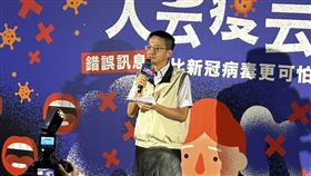 羅一鈞今出席上任疾管署長後首個記者會，他說疾管署今年仍規畫300萬劑公費新冠疫苗，改為風險族群接種。（圖／記者簡浩正攝影）