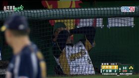 台鋼雄鷹洪一中。（圖／翻攝自CPBLTV）