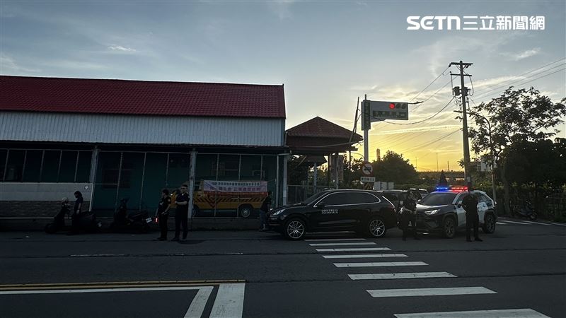 高雄市仁武區今天（11日）清晨發生死亡車禍。（圖／翻攝畫面）