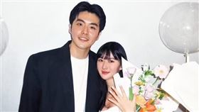 女星簡廷芮妹妹簡廷倪被男友求婚，開心說我願意。（圖／翻攝自IG @tinichien
帳號）