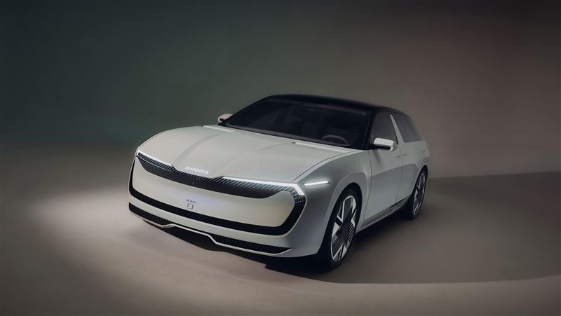 能講故事的AI車!概念車把出遊變更有趣