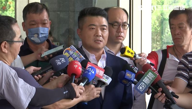 涉貪詐領助理費案2審高分院駁回上訴，外加限制出境8個月，顏寬恒不滿怒轟：政治迫害。(圖／翻攝畫面)