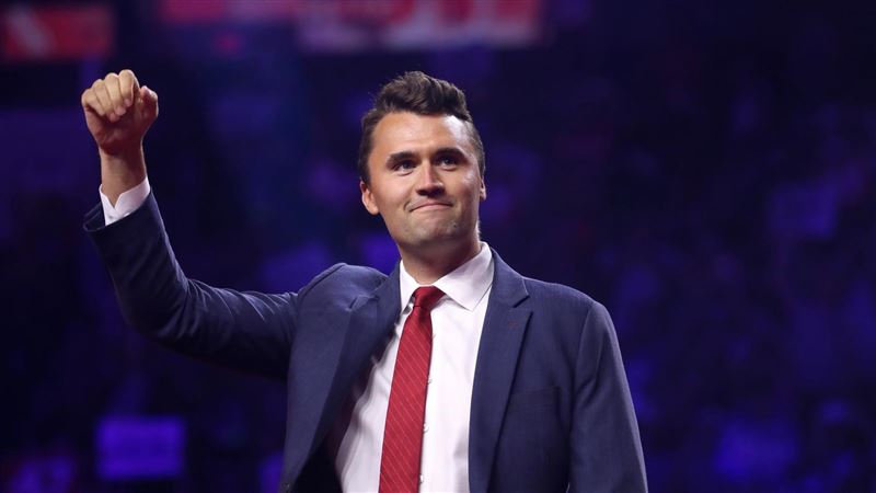 美國保守派政治評論員柯克（Charlie Kirk）今日遭槍擊喪生。（圖／翻攝自Charlie Kirk臉書）