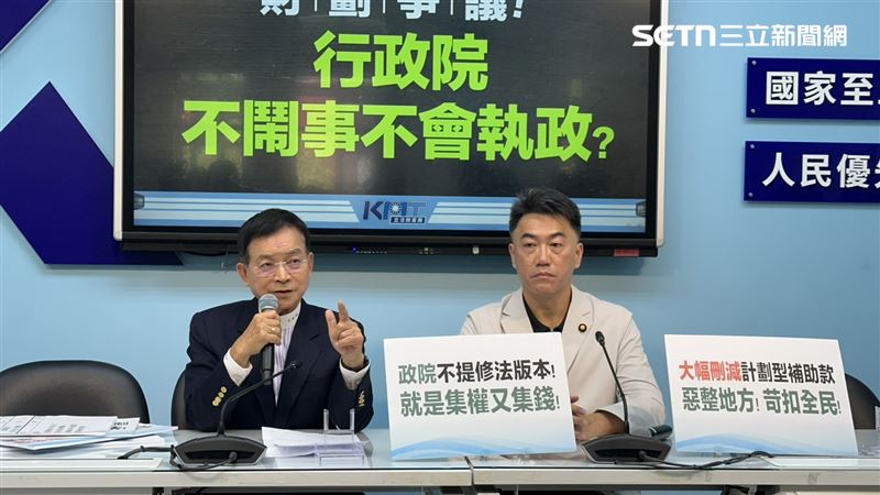 針對顏寬恒二審仍判8年4月，林沛祥（右）表示，這是政治操作。（圖／記者詹宜庭攝影）