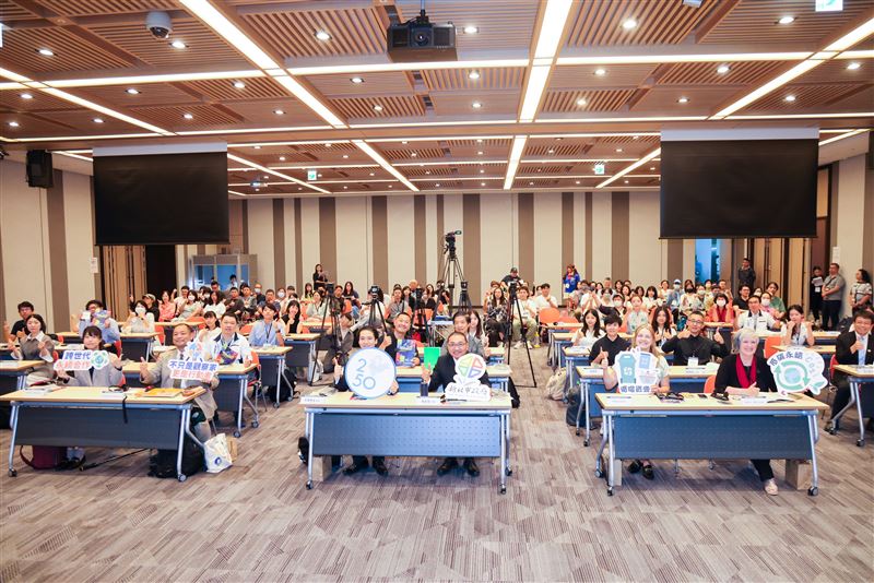 新北市長侯友宜出席「新北2025國際青年氣候行動論壇」(圖／新北市府提供)