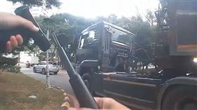 新北,林口,國道,拔槍,聯結車,超載。（圖／翻攝畫面）