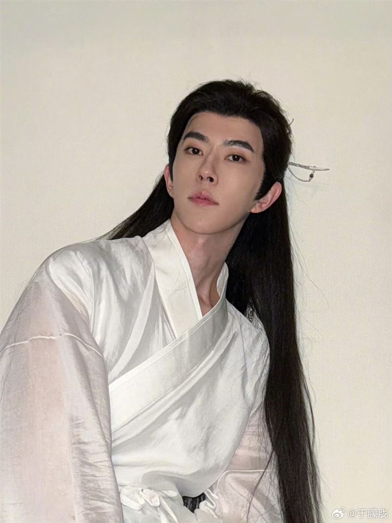 于朦朧是古裝美男。（圖／翻攝自微博）