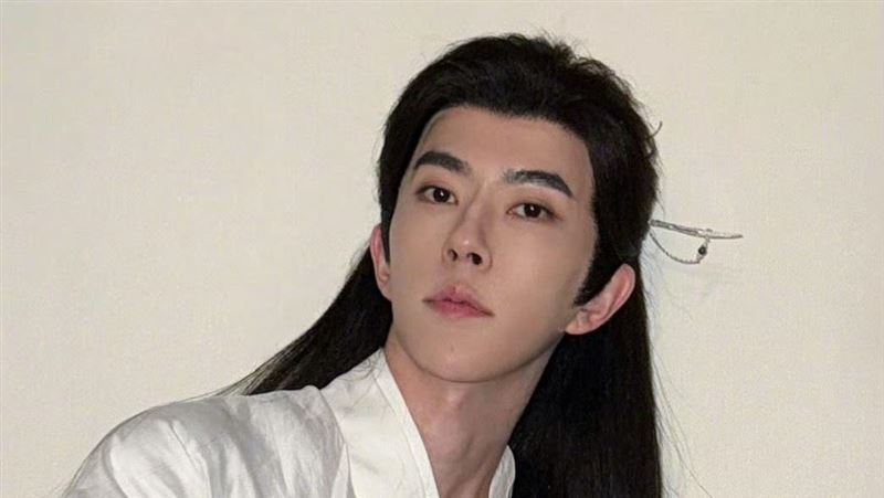中國男星于朦朧昨（11）日墜樓身亡。（圖／翻攝自于朦朧微博）