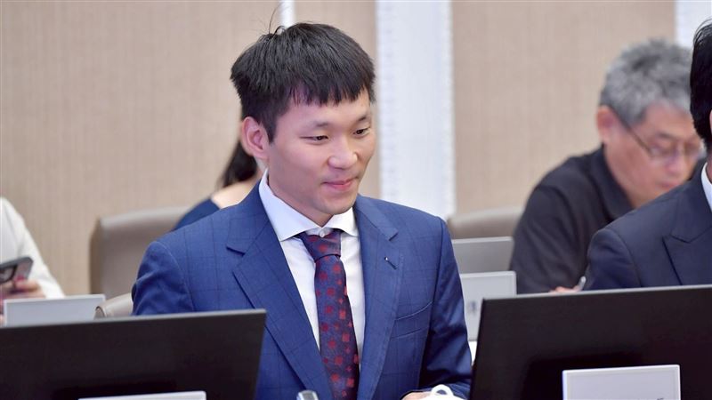 運動部部長李洋今（11）日首次出席行政院院會。（圖／行政院提供）